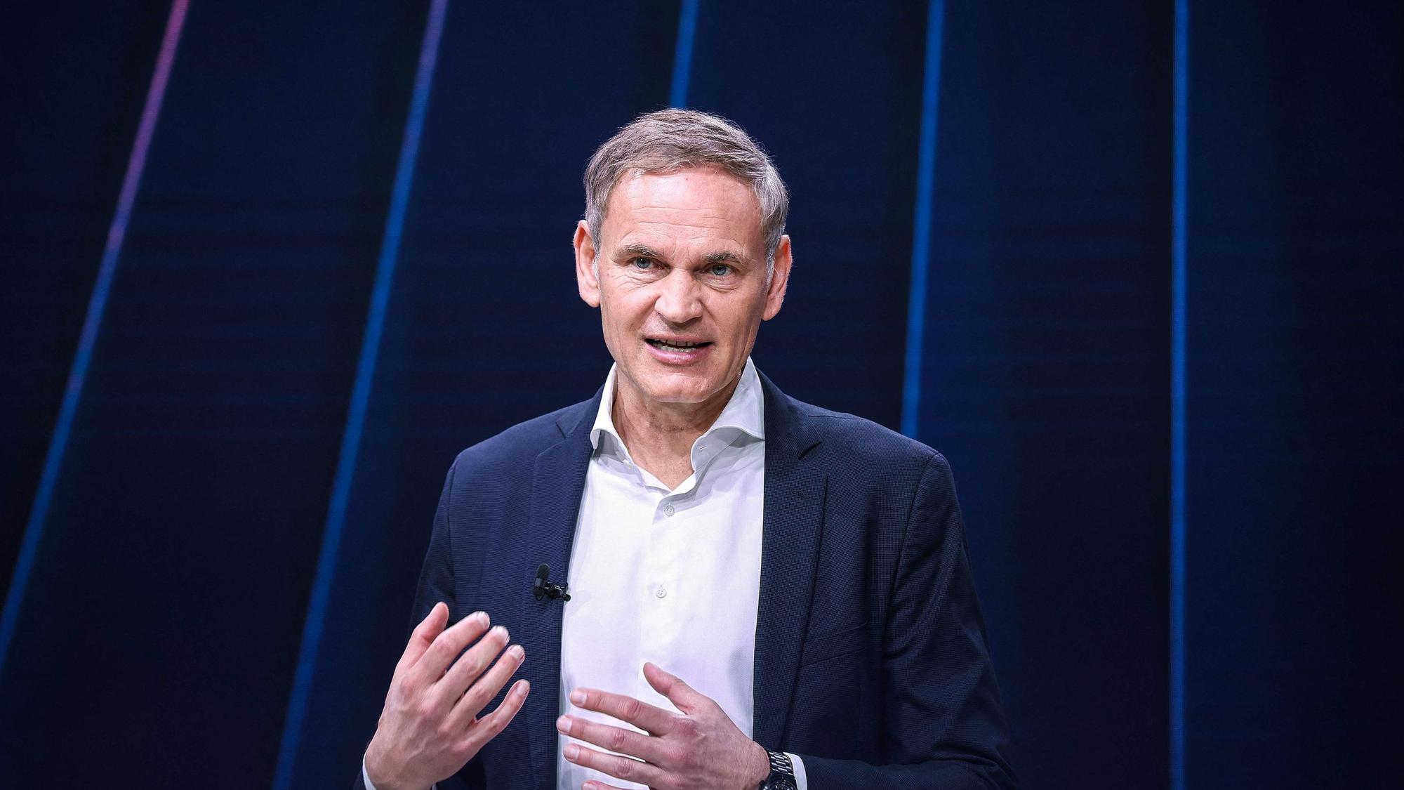 CEO Oliver Blume hat den Jahresbericht von VW in Wolfsburg vorgestellt.