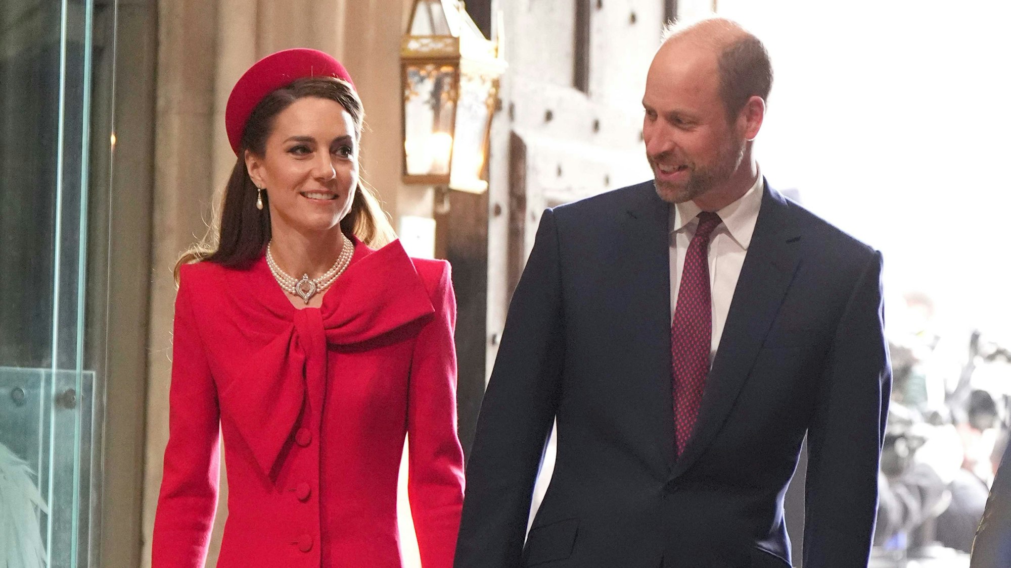 Prinzessin Kate von Wales und Prinz William kommen zum jährlichen Gottesdienst zum Commonwealth Day in der Westminster Abbey in London.