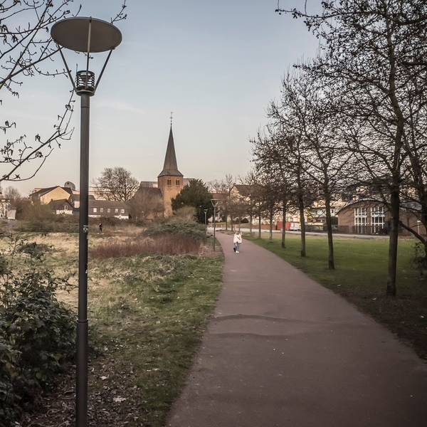 Im tiefsten Wiesdorfer Westen: Hier soll das Businessquartier Niederfeldstraße entstehen. Foto: Ralf Krieger