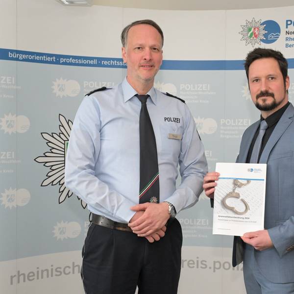 Direktionsleiter Marc André Linden (r.) mit Pressesprecher Christian Tholl (l.)