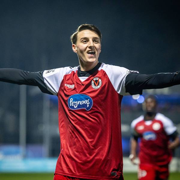 3. Liga: FC Viktoria Köln - Rot-Weiß Essen, 12.03.2025 Jubel zum 1:0 durch Malek El Mala FC Viktoria Köln, 42 Köln, 12.03.2025, 28. Spieltag der 3. Fußball-Liga, FC Viktoria Köln - Rot-Weiß Essen im Sportpark Hoehenberg in Köln. Die DFL-Bestimmungen verbieten die Verwendung von Fotografien als Bildsequenzen und / oder Quasi-Videos. *** 3 Liga FC Viktoria Köln Rot Weiß Essen, 12 03 2025 Cheering for 1 0 by Malek El Mala FC Viktoria Köln, 42 Köln, 12 03 2025, 28 matchday of the 3 soccer league, FC Viktoria Köln Rot Weiß Essen at Sportpark Hoehenberg in Cologne The DFL regulations prohibit the use of photographs as image sequences and or quasi videos Copyright: xBEAUTIFULxSPORTS/LeahxKohringx