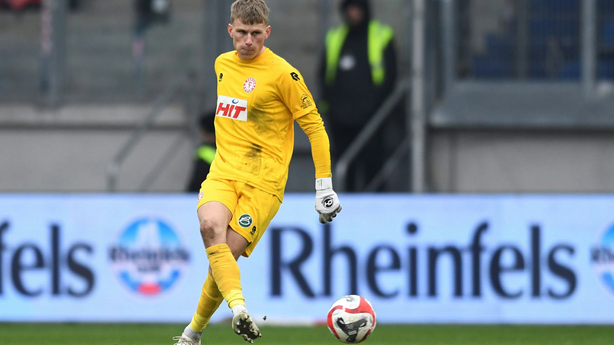Torhueter Lennart Winkler Fortuna Koeln . GER, MSV Duisburg vs Fortuna Koeln, Fussball, Regionalliga West, 24. Spieltag, Spielzeit 2024/2025, 01.03.2025 DFL/DFB REGULATIONS PROHIBIT ANY USE OF PHOTOGRAPHS AS IMAGE SEQUENCES AND/OR QUASI-VIDEO GER, MSV Duisburg vs Fortuna Koeln, Fussball, Regionalliga West, 24. Spieltag, Spielzeit 2024/2025, 01.03.2025 Duisburg *** Torhueter Lennart Winkler Fortuna Koeln GER, MSV Duisburg vs Fortuna Koeln, Football, Regionalliga West, Matchday 24, Season 2024 2025, 01 03 2025 DFL DFB REGULATIONS PROHIBIT ANY USE OF PHOTOGRAPHS AS IMAGE SEQUENCES AND OR QUASI VIDEO GER, MSV Duisburg vs Fortuna Koeln, Football, Regionalliga West, Matchday 24, Season 2024 2025, 01 03 2025 Duisburg Copyright: xEibner-Pressefoto/ThomasxThienelx EP_TTL