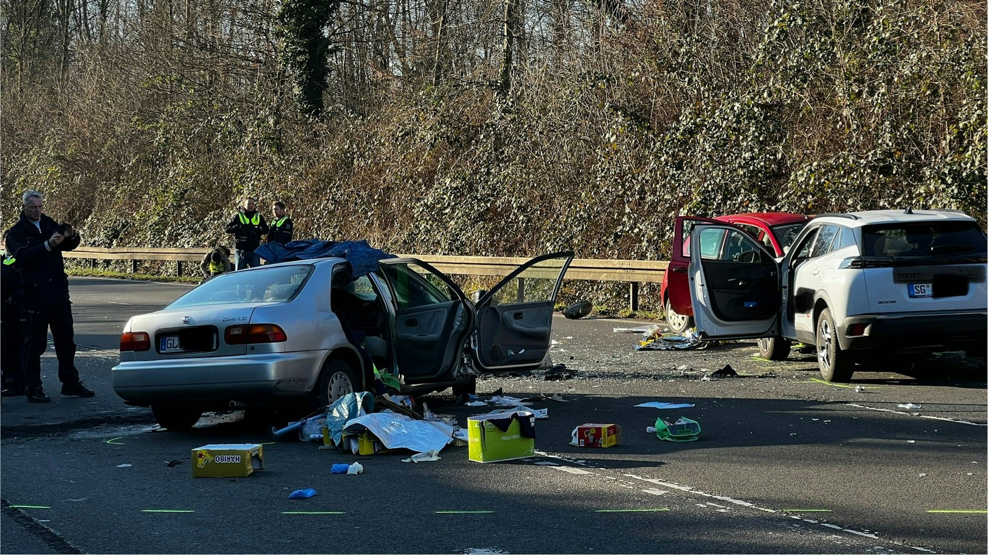 Bei dem Unfall an der Bonner Straße ist eine Person gestorben.
