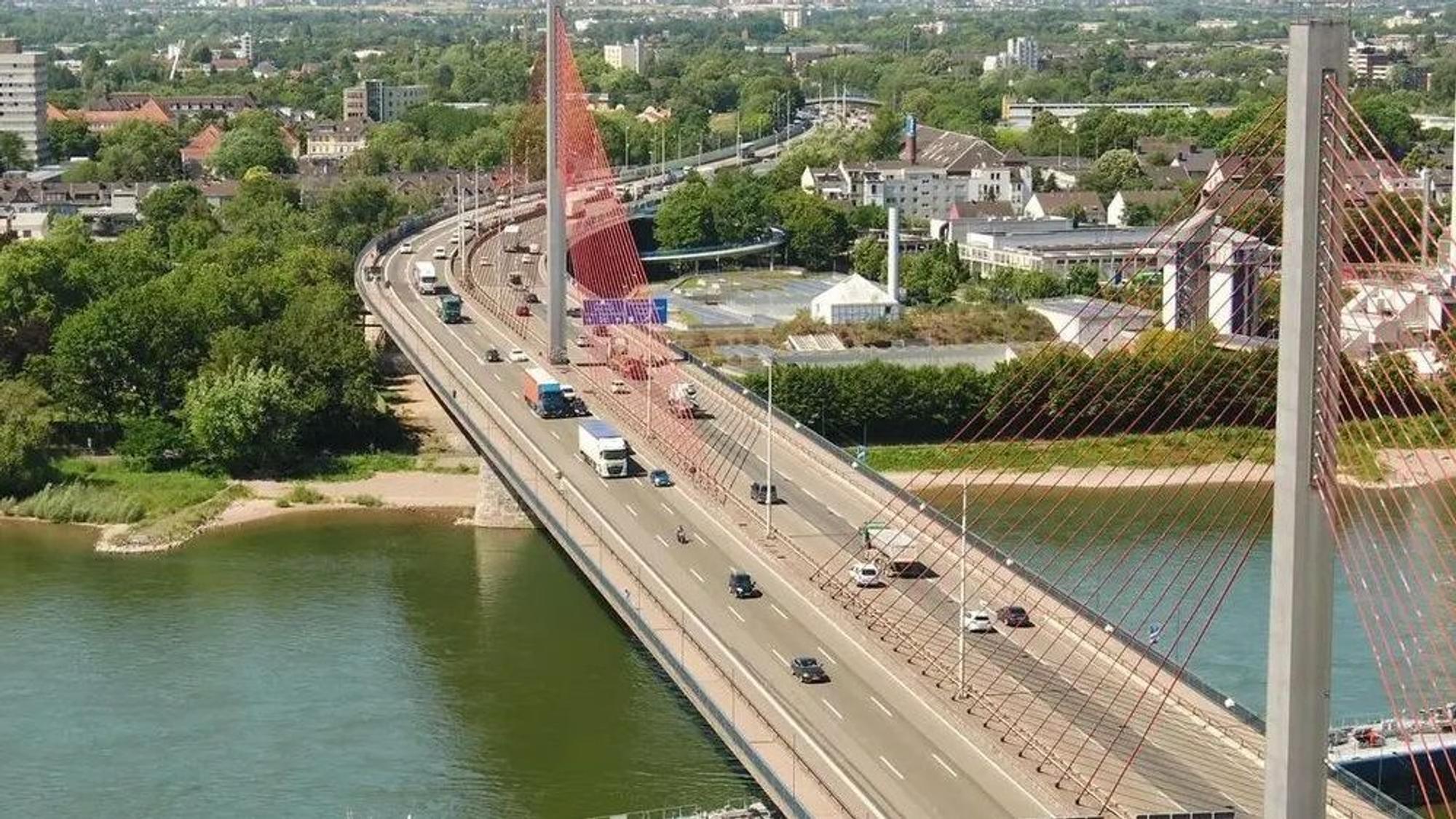 Die Bonner Nordbrücke soll nach den Plänen der Autobahn GmbH neu gebaut und deutlich verbreitert werden.
