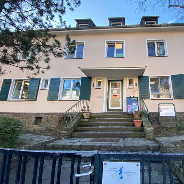 Zu sehen ist das Gebäude der Kita.