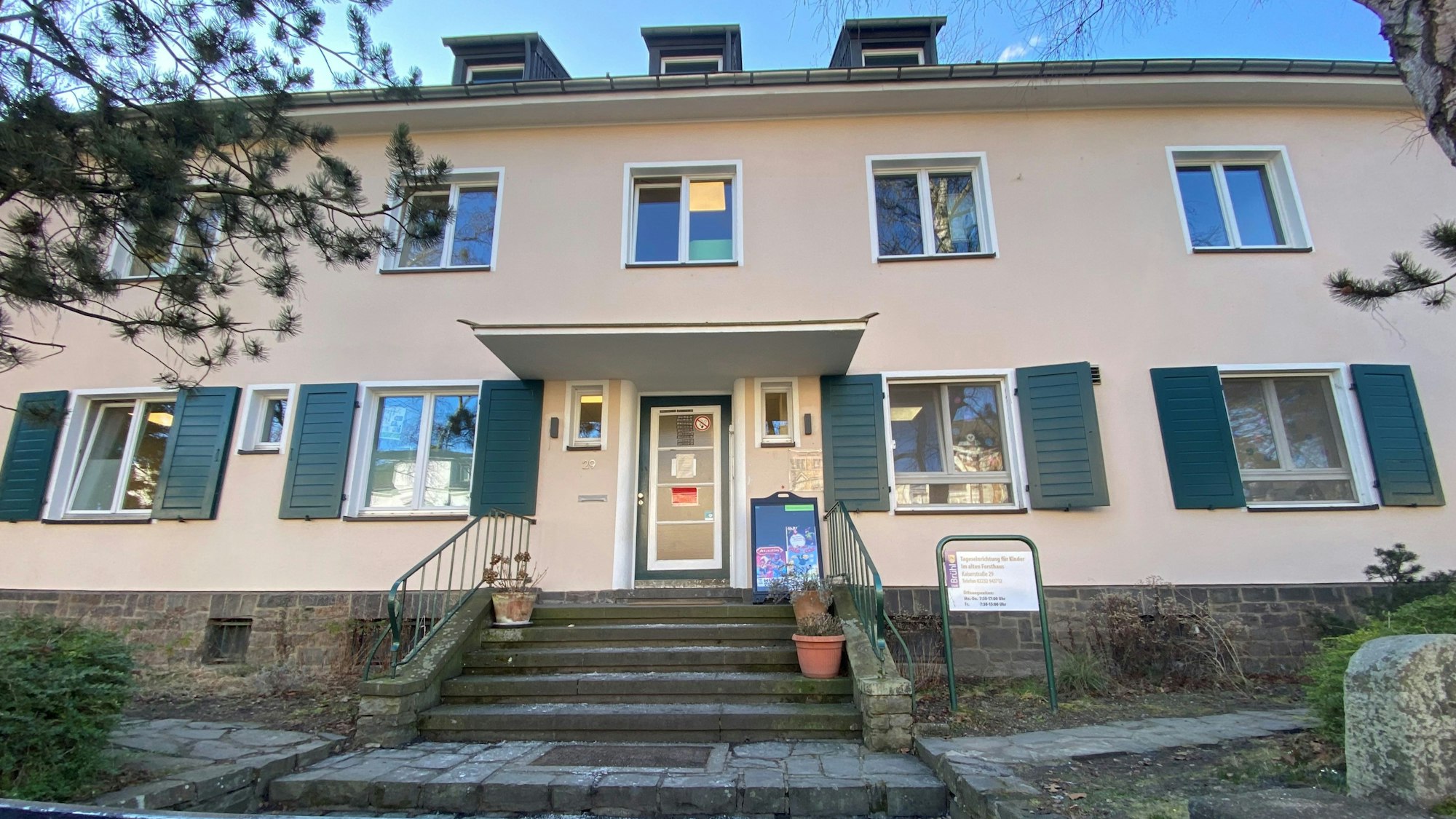 Zu sehen ist das Gebäude der Kita.