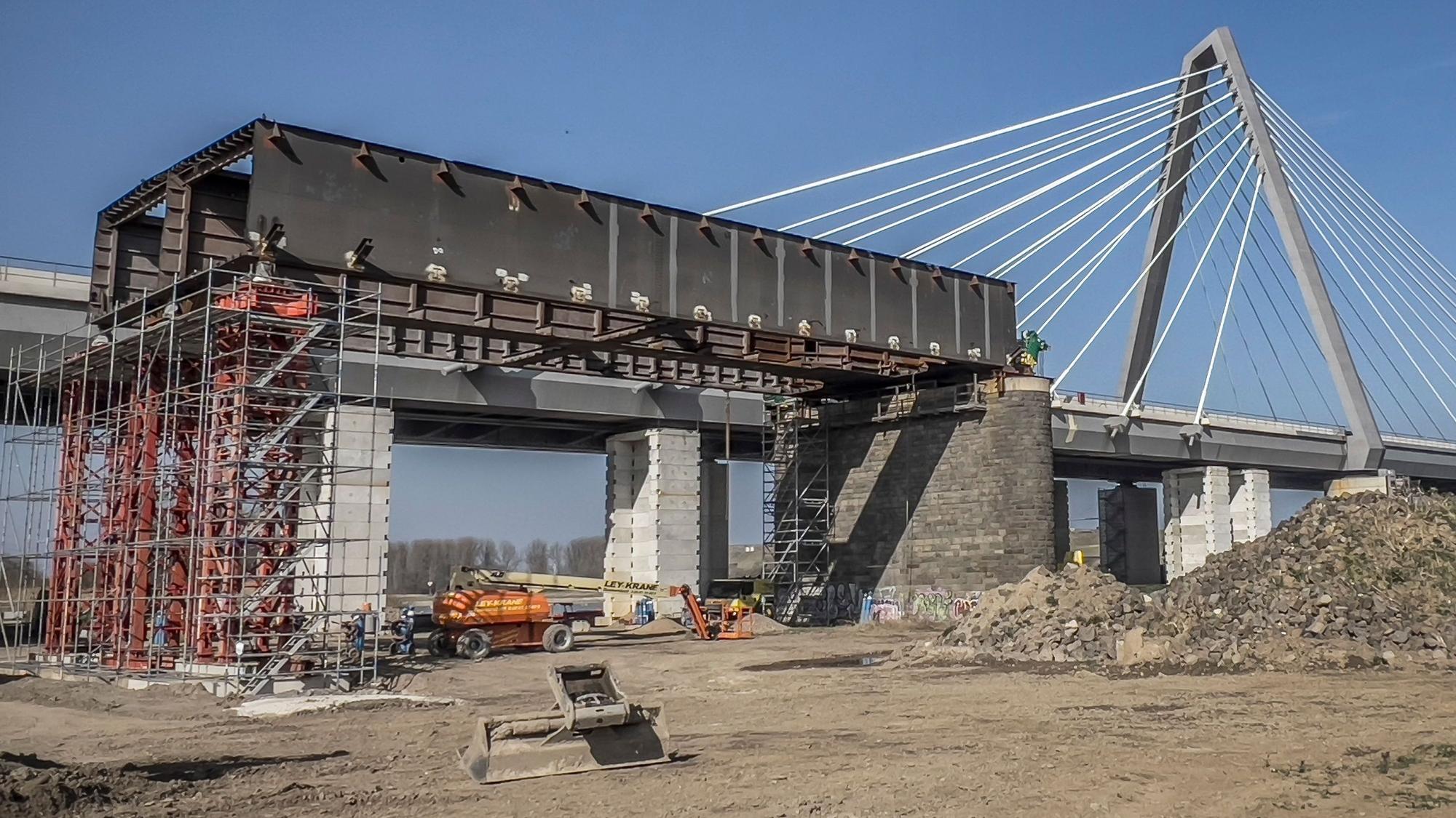 Abriss der alten Leverkusener Rheinbrücke