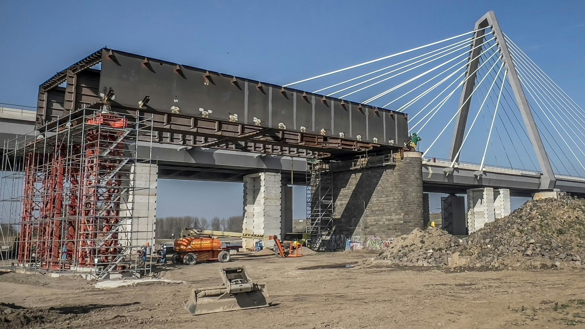 Abriss der alten Leverkusener Rheinbrücke