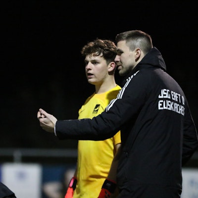 Tauschten sich aus: Henri Urbig und sein Trainer Marcel Schmitz