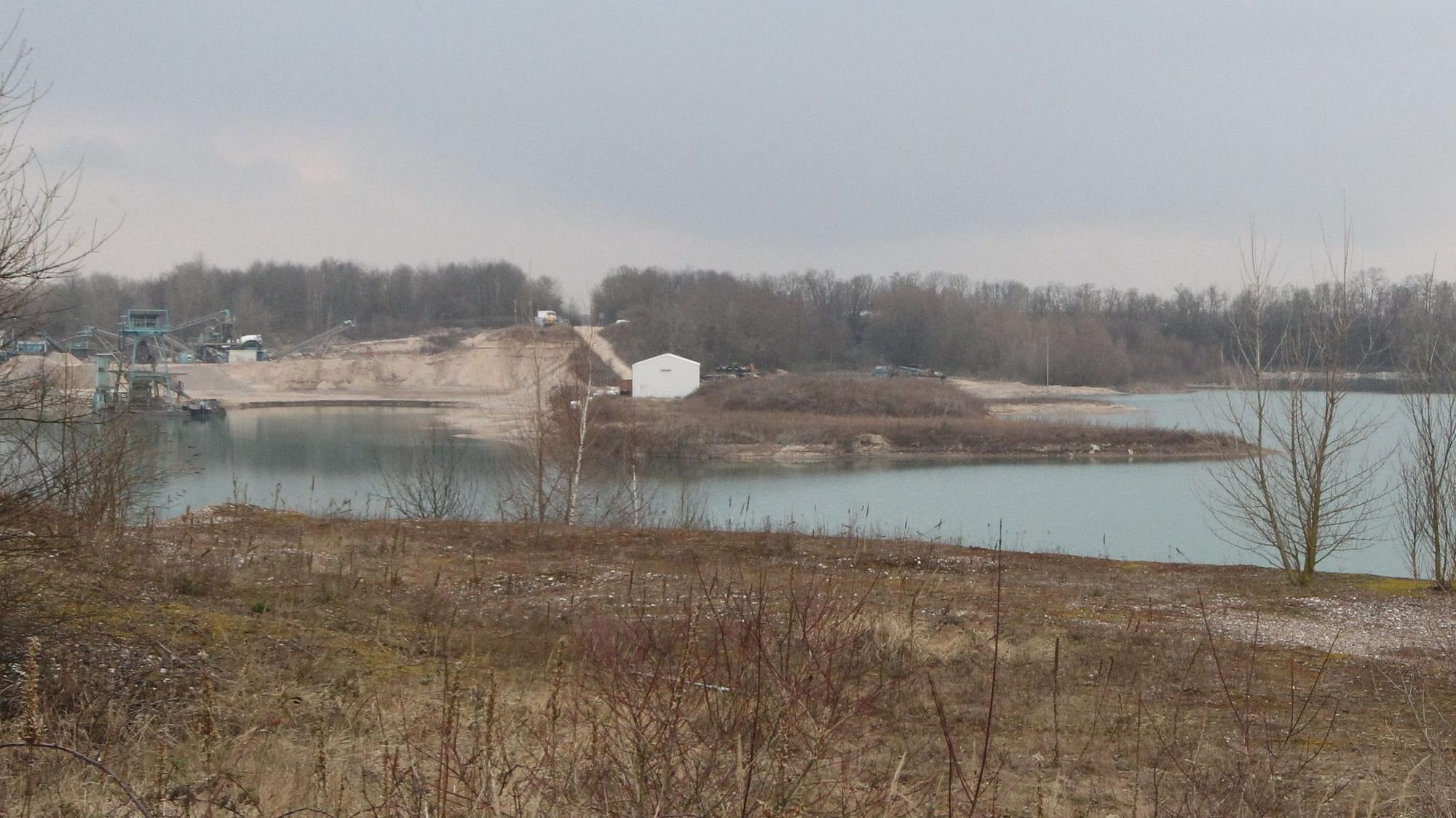 Der Betreiber der Niederkasseler Kiesgrube will das Areal in Richtung Uckendorf erweitern. Das stößt auf Widerstand.