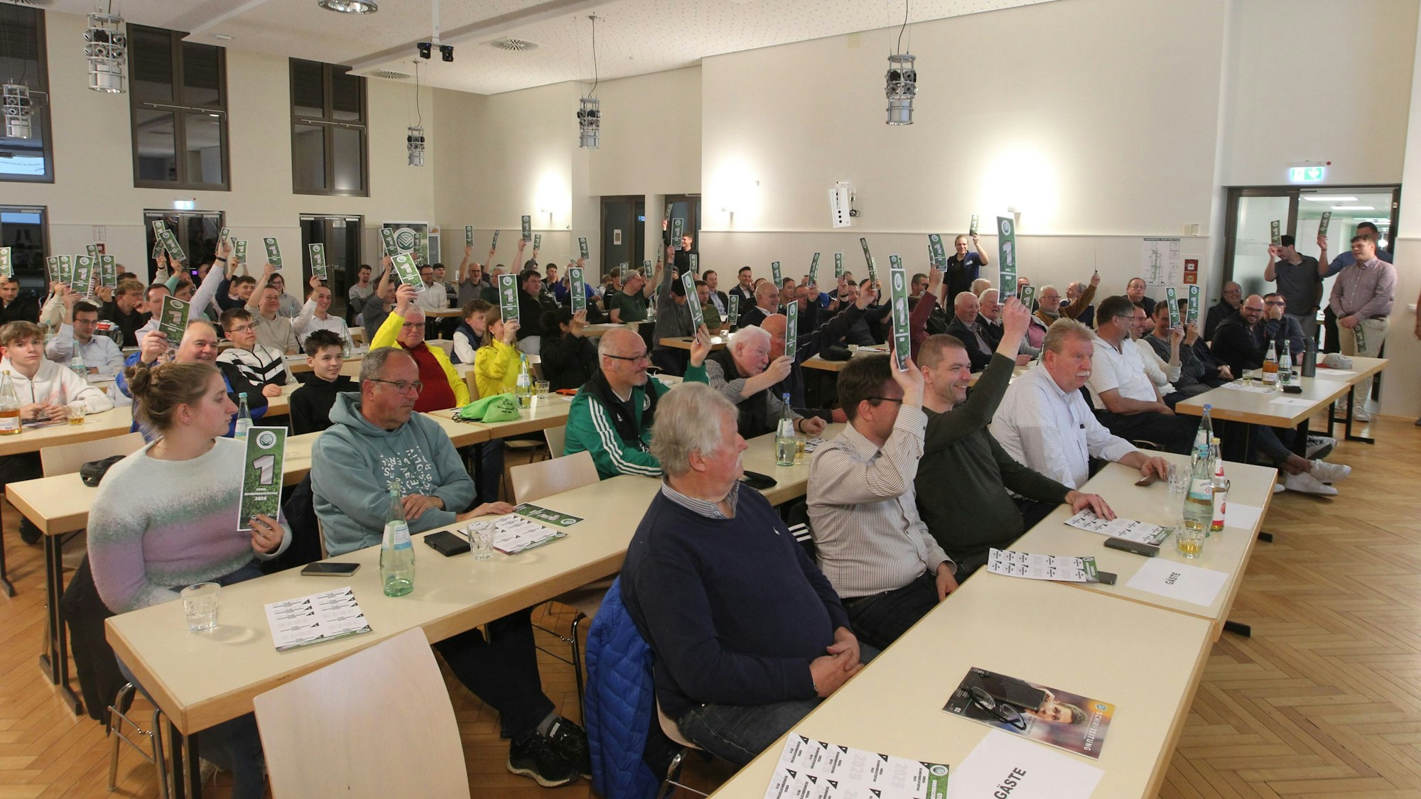 Überwiegend einig waren sich die 80 Schiedsrichter bei den Wahlen des neuen Ausschusses.