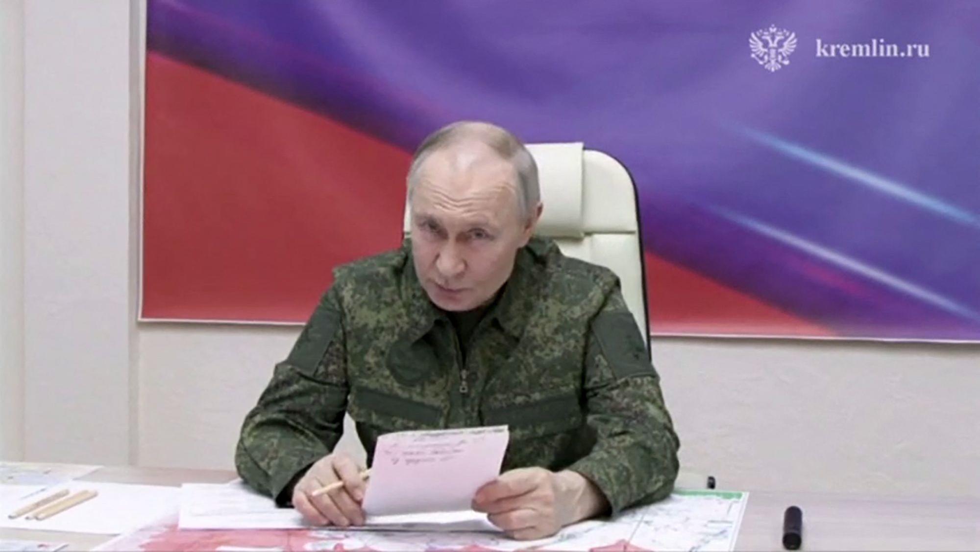 Wladimir Putin soll Informationen des russischen Pressedienstes zufolge an die Front gereist sein.