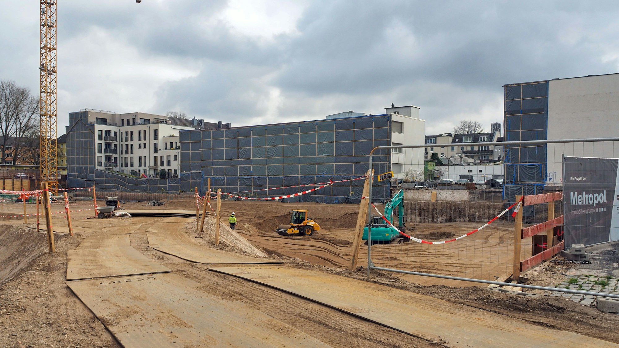 Die Fundamentierungsarbeiten am Gottesweg haben begonnen. Bis 2027 sollen hier 230 Mietwohnungen entstehen.