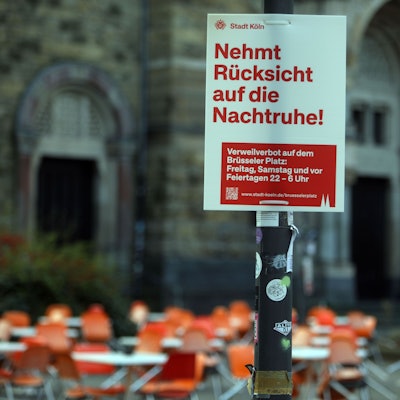Die Stadt will das Verweilverbot auf dem Brüsseler Platz verschärfen. Doch dafür gibt es keine Mehrheit im Rat.