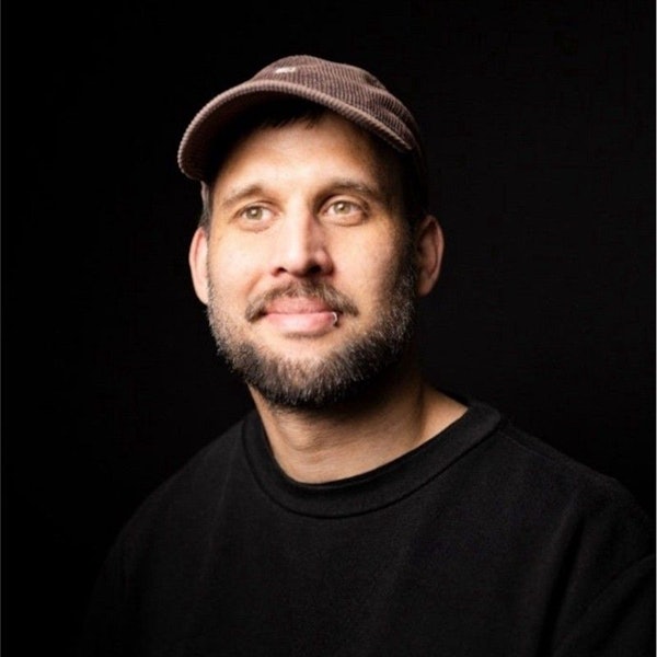 Das Bild zeigt Werner Herzog am Set des Films „Grizzly Man“. Foto:IMAGO / EntertainmentPictures