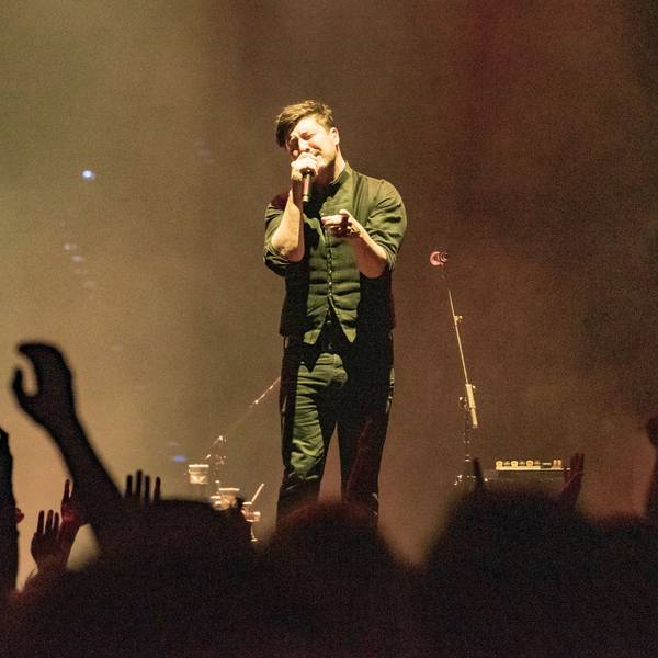 Sänger Marcus Mumford und die Kölner Fans: Auch im Mai 2019 spielten Mumford & Sons in der Lanxess Arena.