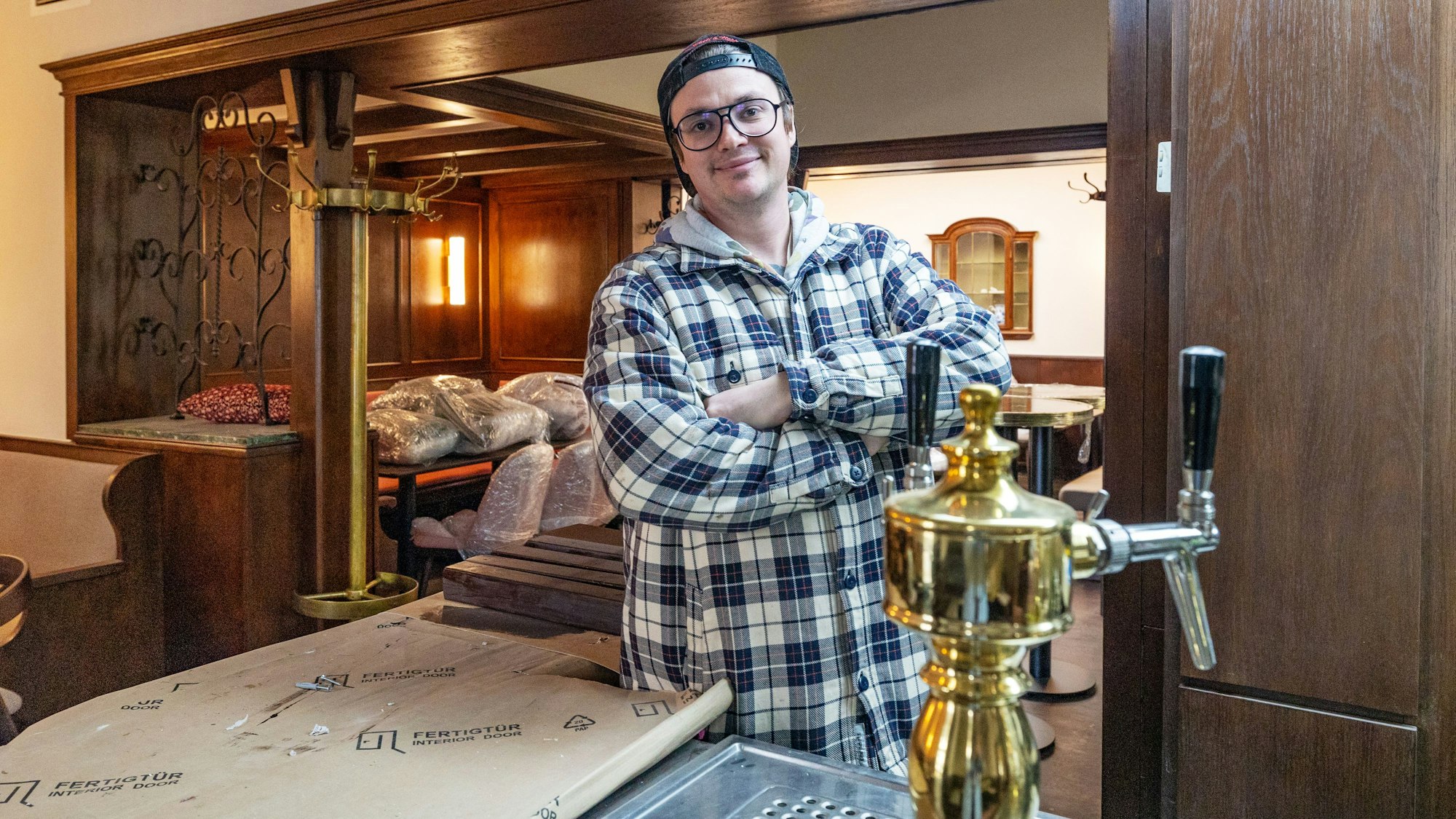 Mark Junglas an der Theke im Marienbildchen