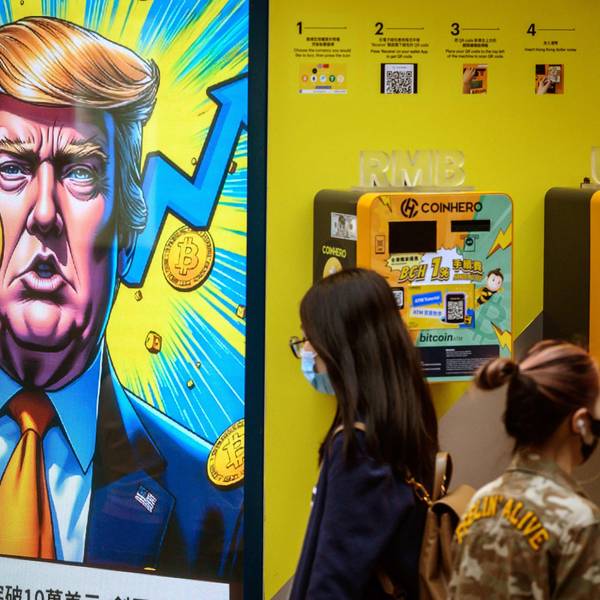 Werbung für eine Kryptobörse in Hongkong mit Donald Trump. Die Politik der USA wendet sich zunehmend dem Indopazifik zu, auch das hat Auswirkungen auf Europa