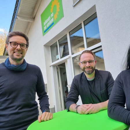 Vorstandsteam Grüne Leverkusen: Sprecherin Rupy David, Sprecher Thomas Nagel (groß), Kreisgeschäfstführer und OB-Kandidat Sven Weiss (klein)
