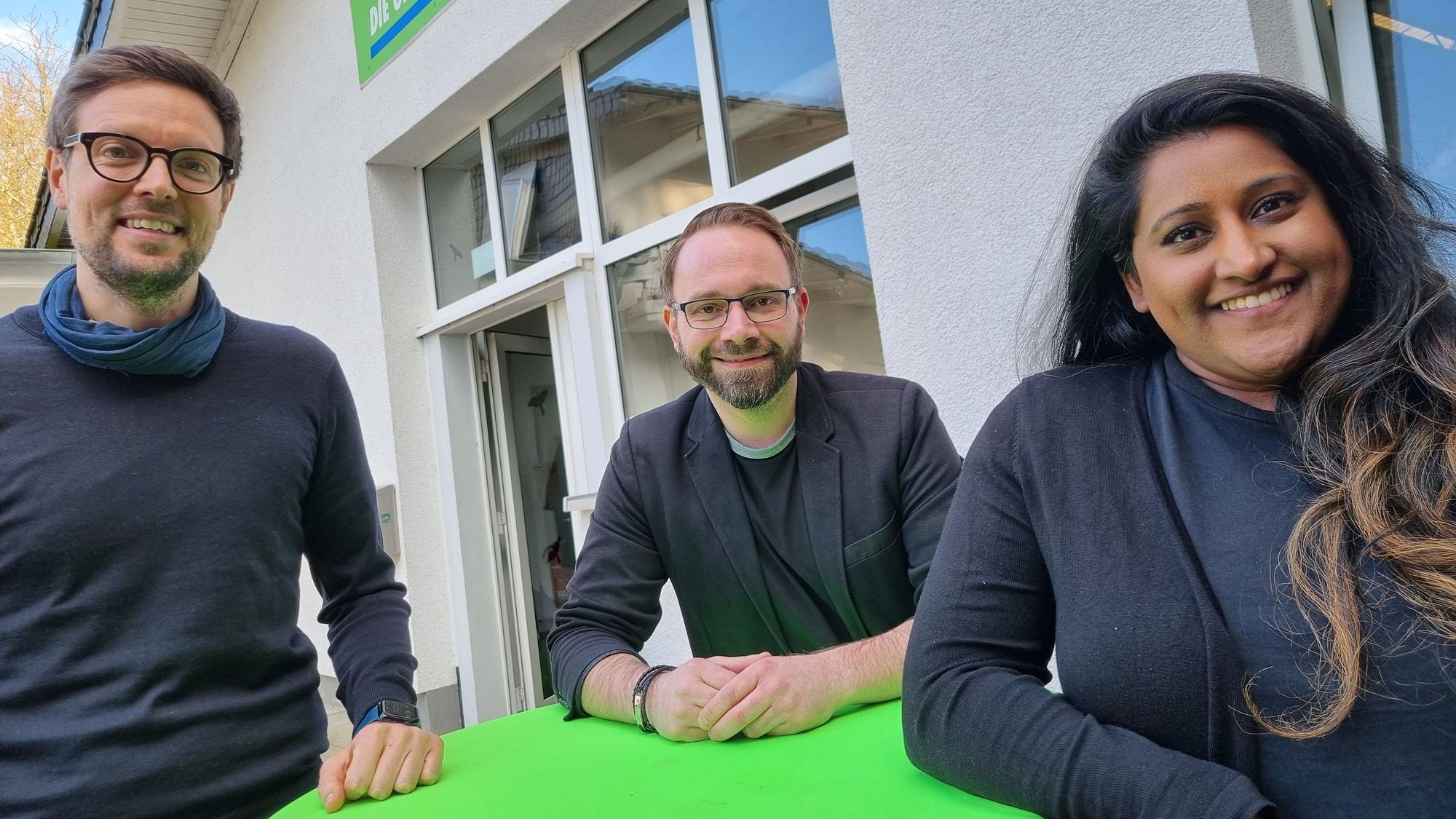 Vorstandsteam Grüne Leverkusen: Sprecherin Rupy David, Sprecher Thomas Nagel (groß), Kreisgeschäfstführer und OB-Kandidat Sven Weiss (klein)