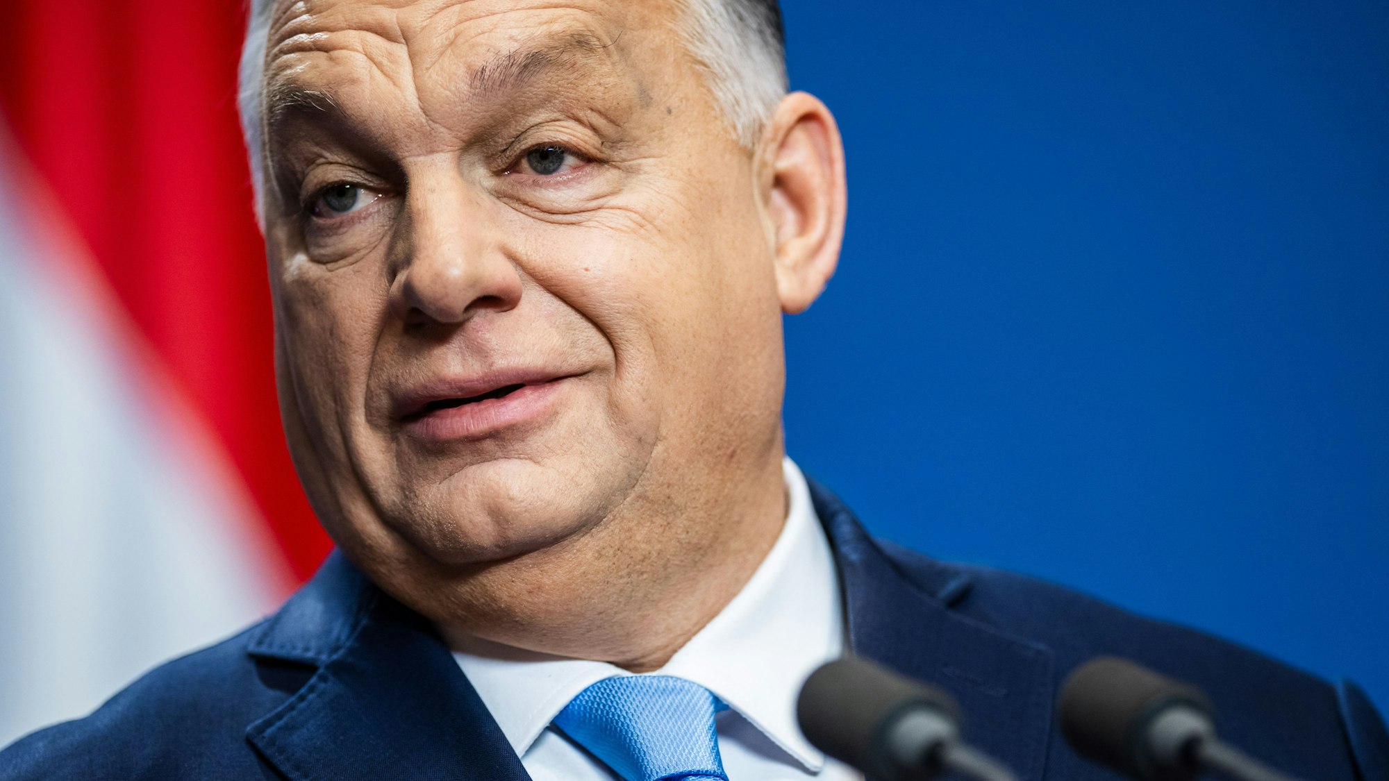 Der ungarische Ministerpräsident Viktor Orbán spricht bei einer Pressekonferenz. (Archivbild)