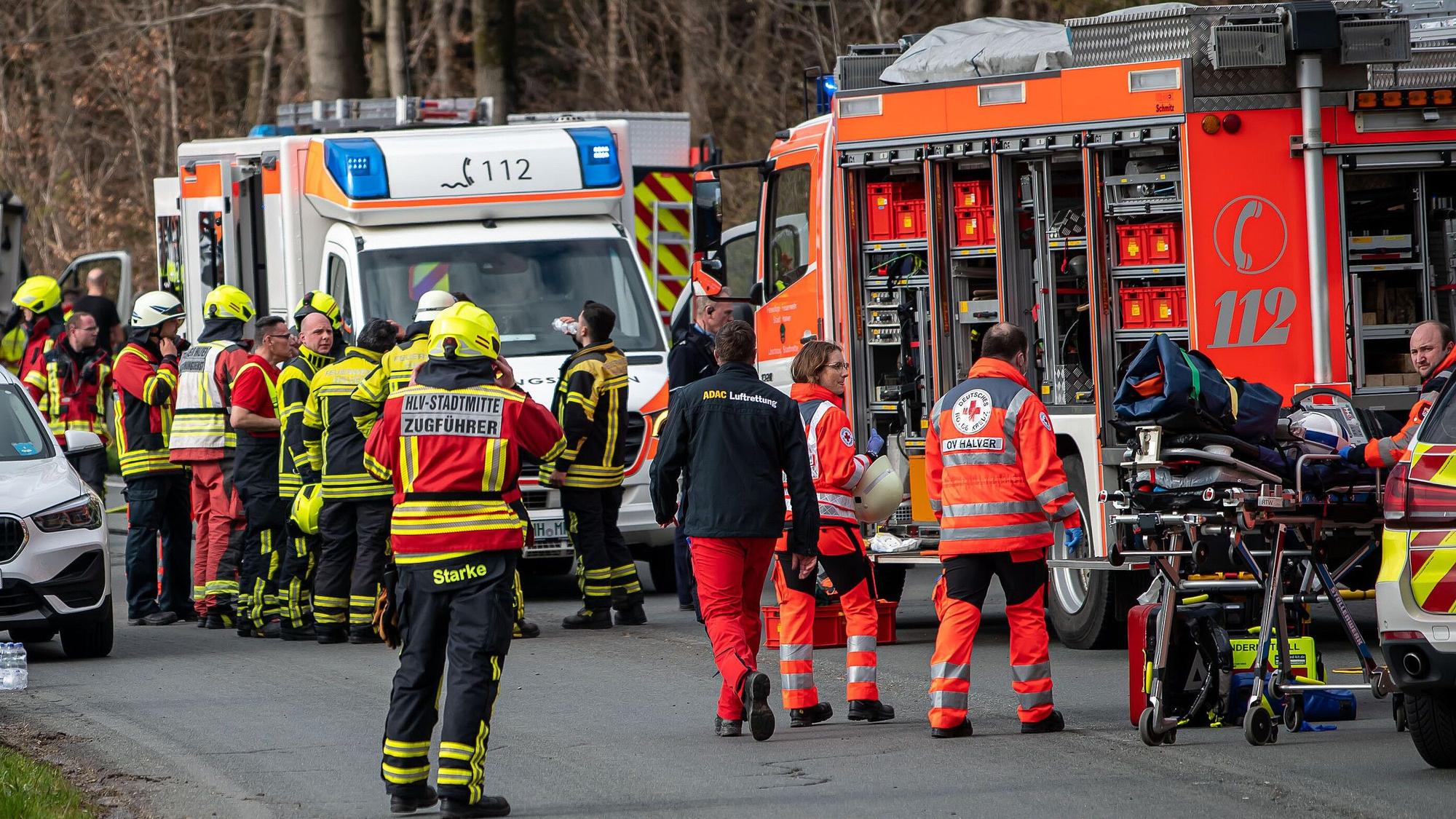 Rettungskräfte brachten den schwer verletzten Mann ins Krankenhaus, wo er wenig später starb (Symobolfoto).
