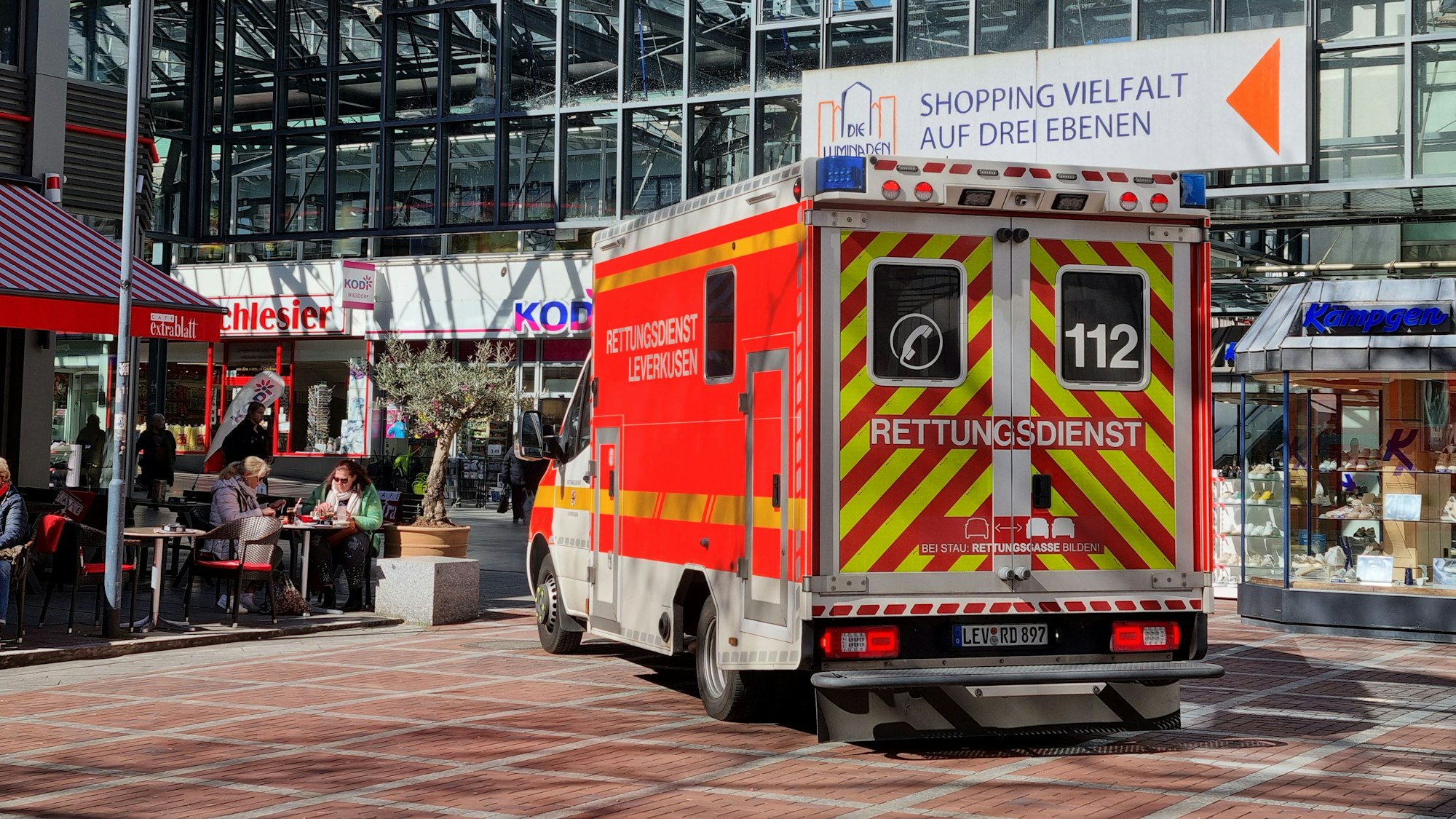 Ein Rettungswagen in Wiesdorf