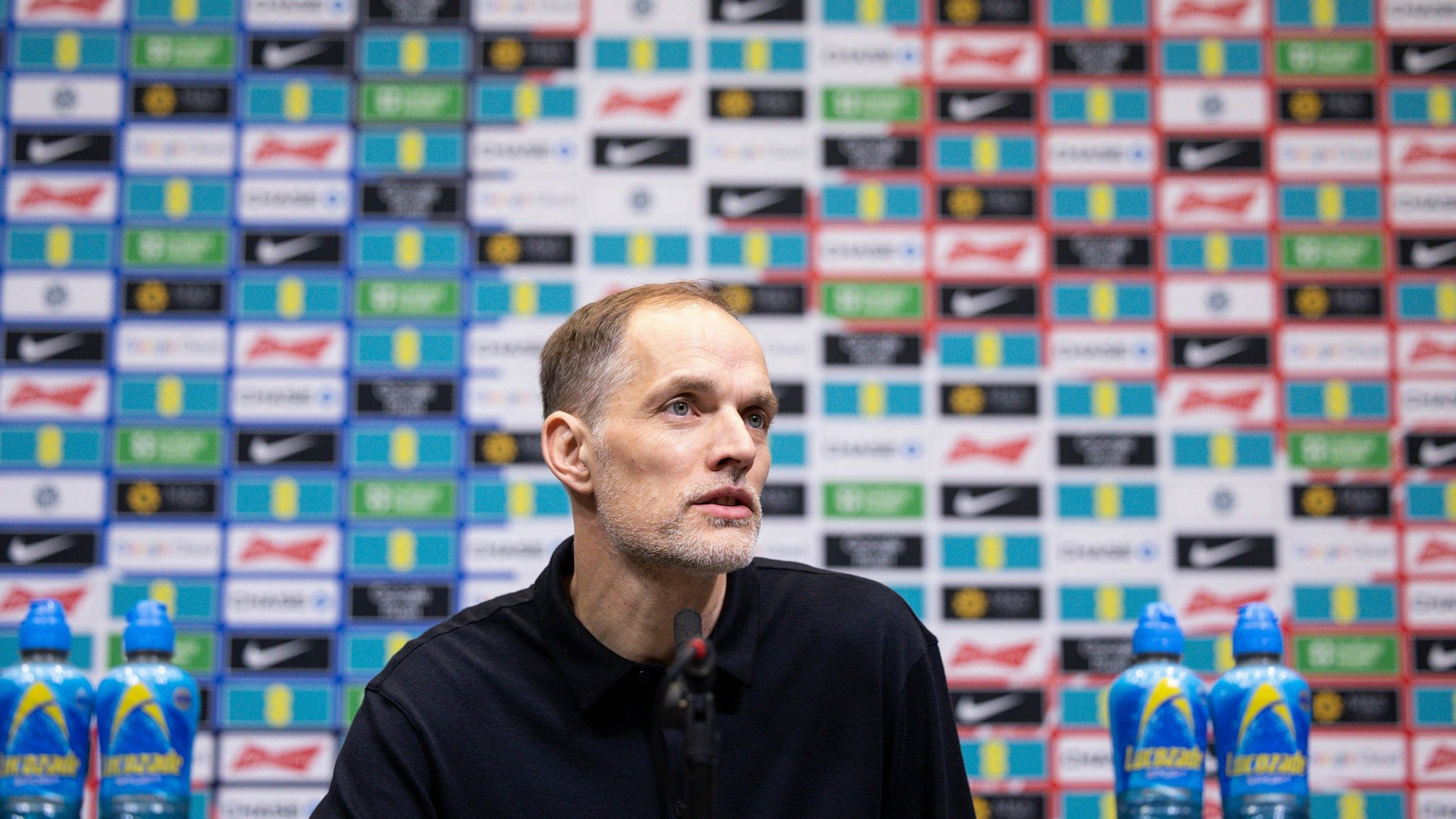 Thomas Tuchel auf einer PK in England.