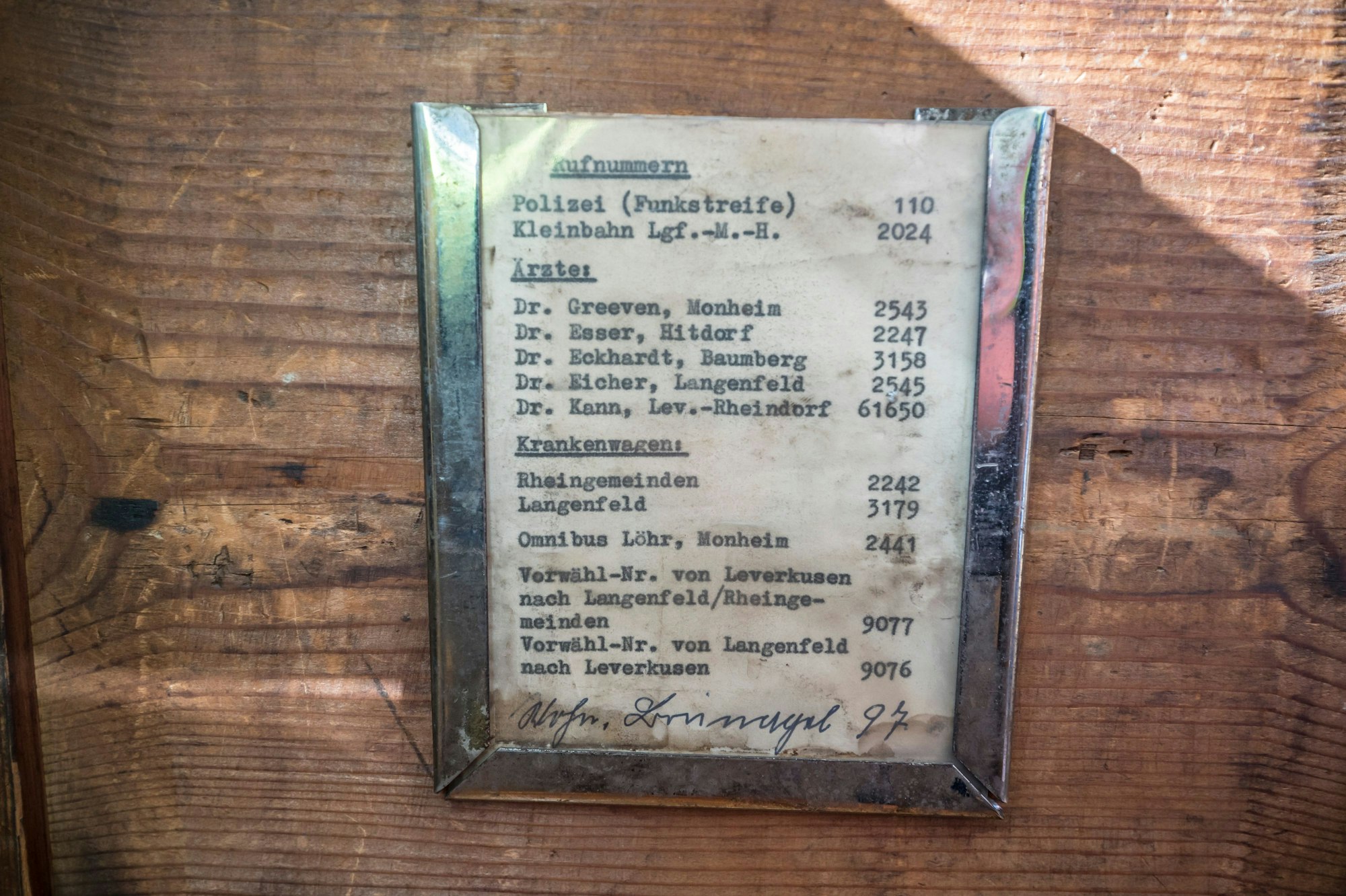 Die AEG-Lokomotive E11, Baujahr 1915, steht zwischenzeitlich auf dem Museumsgleis bei Chemion im Chempark in Flittard . Foto: Ralf Krieger