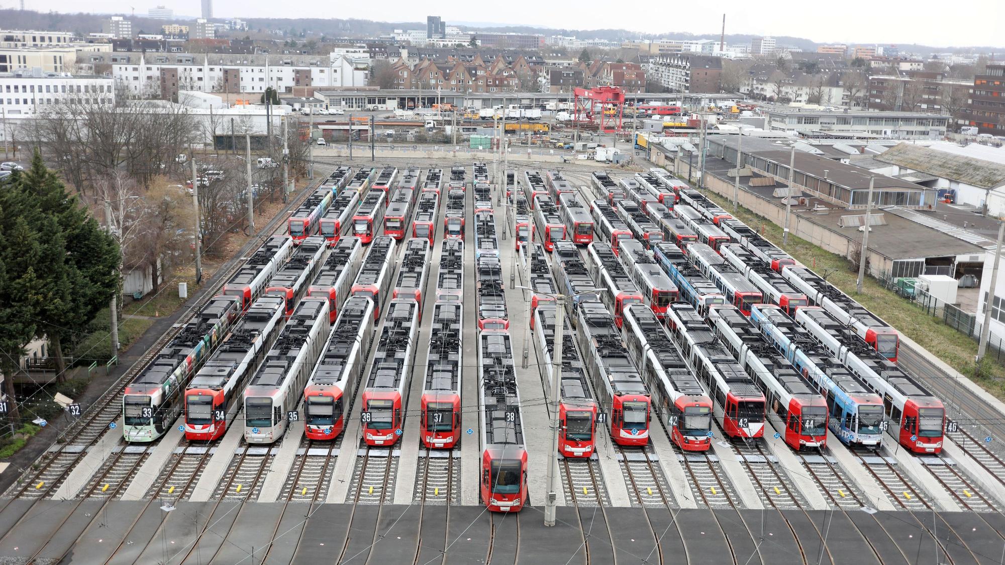 Das Straßenbahn-Depot der KVB an der Scheidweilerstraße in Köln-Braunsfeld