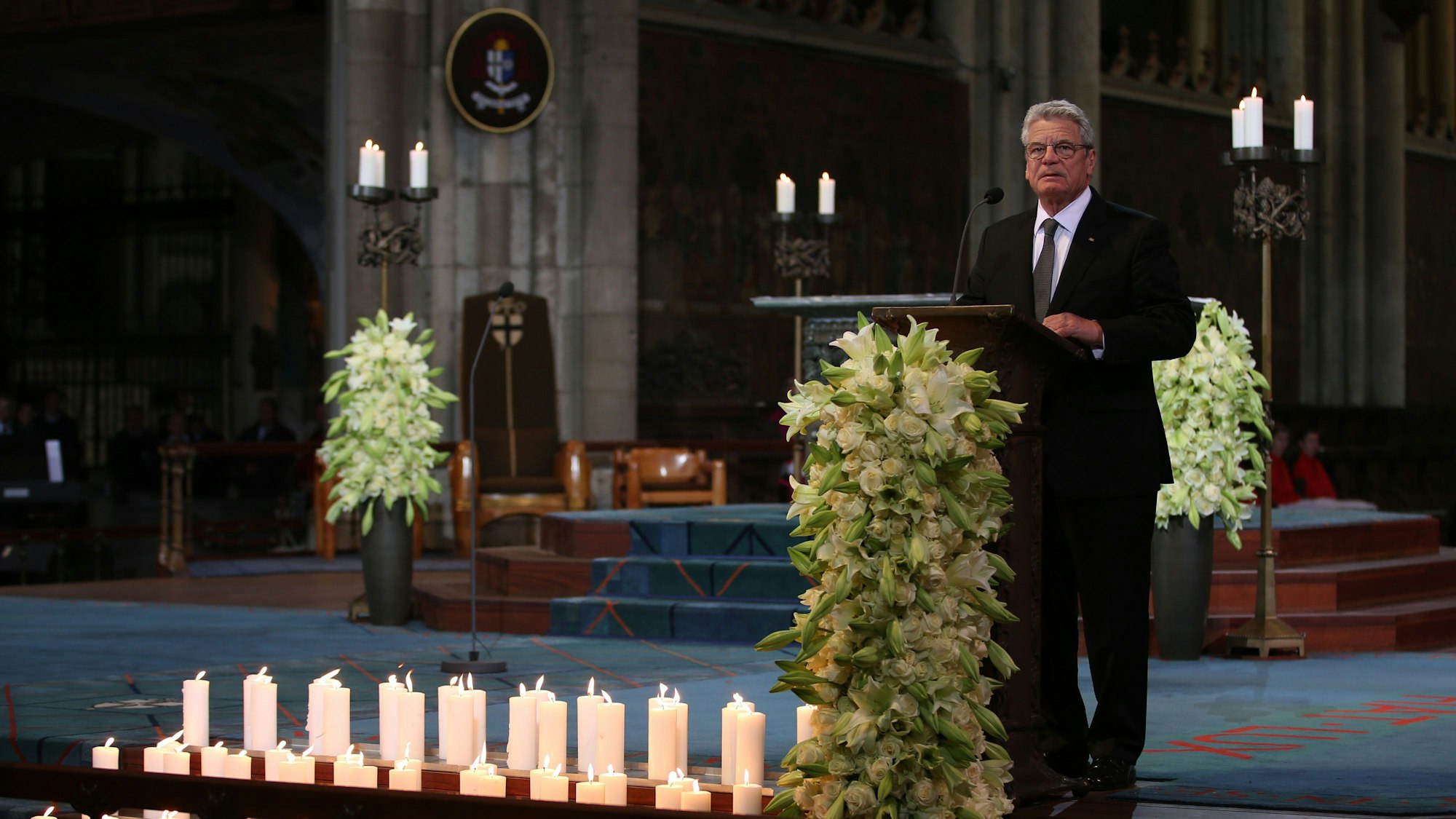 Der damalige Bundespräsident Joachim Gauck spricht während der Trauerfeier für die Germanwings-Opfer am 14. April 2015 im Kölner Dom.