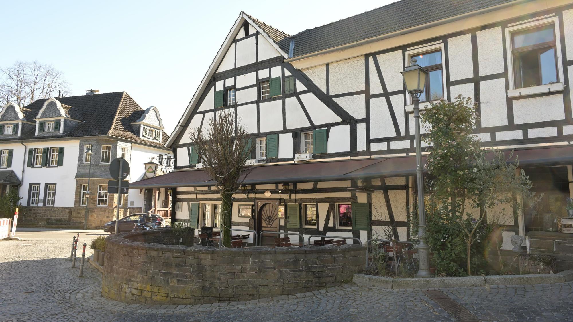 Ein Fachwerkhaus steht im Hoffnungsthaler Ortskern.