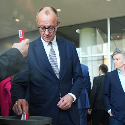 CDU-Chef Friedrich Merz bei der Abstimmung im Bundestag am Dienstag.