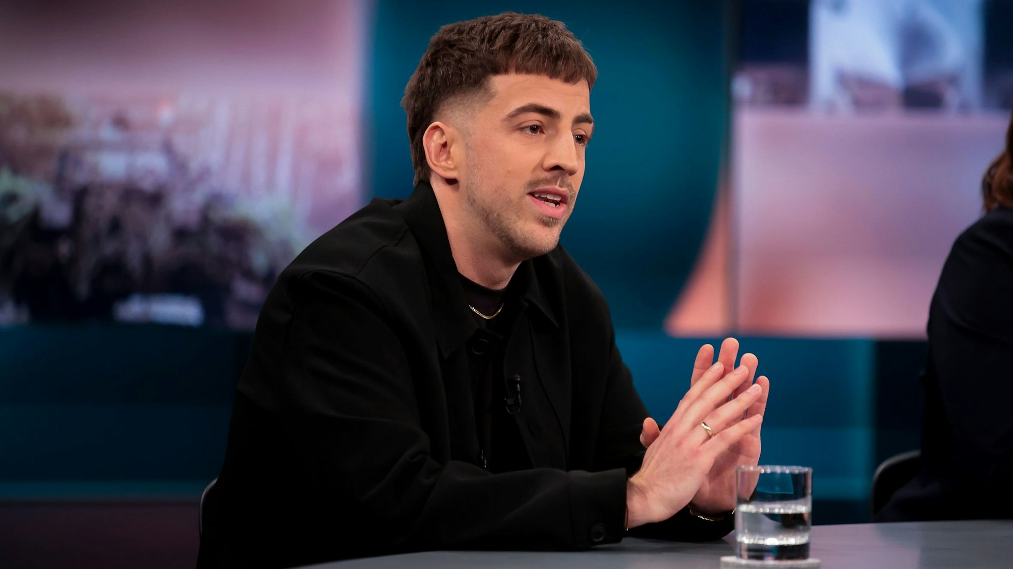 Bundeswehr-Jugendoffizier David Matei bei seinem Auftritt bei „hart aber fair“ am Montagabend.