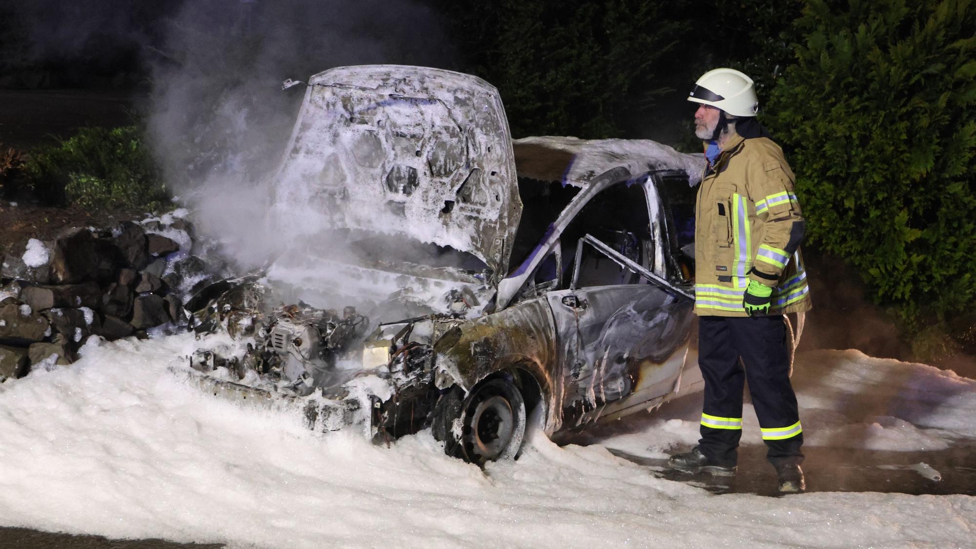 Ein Fahrzeugbrand.