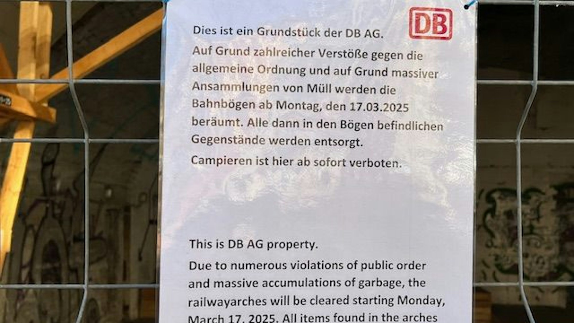 Schild mit den Informationen der Deutschen Bahn zur Räumungsaktion