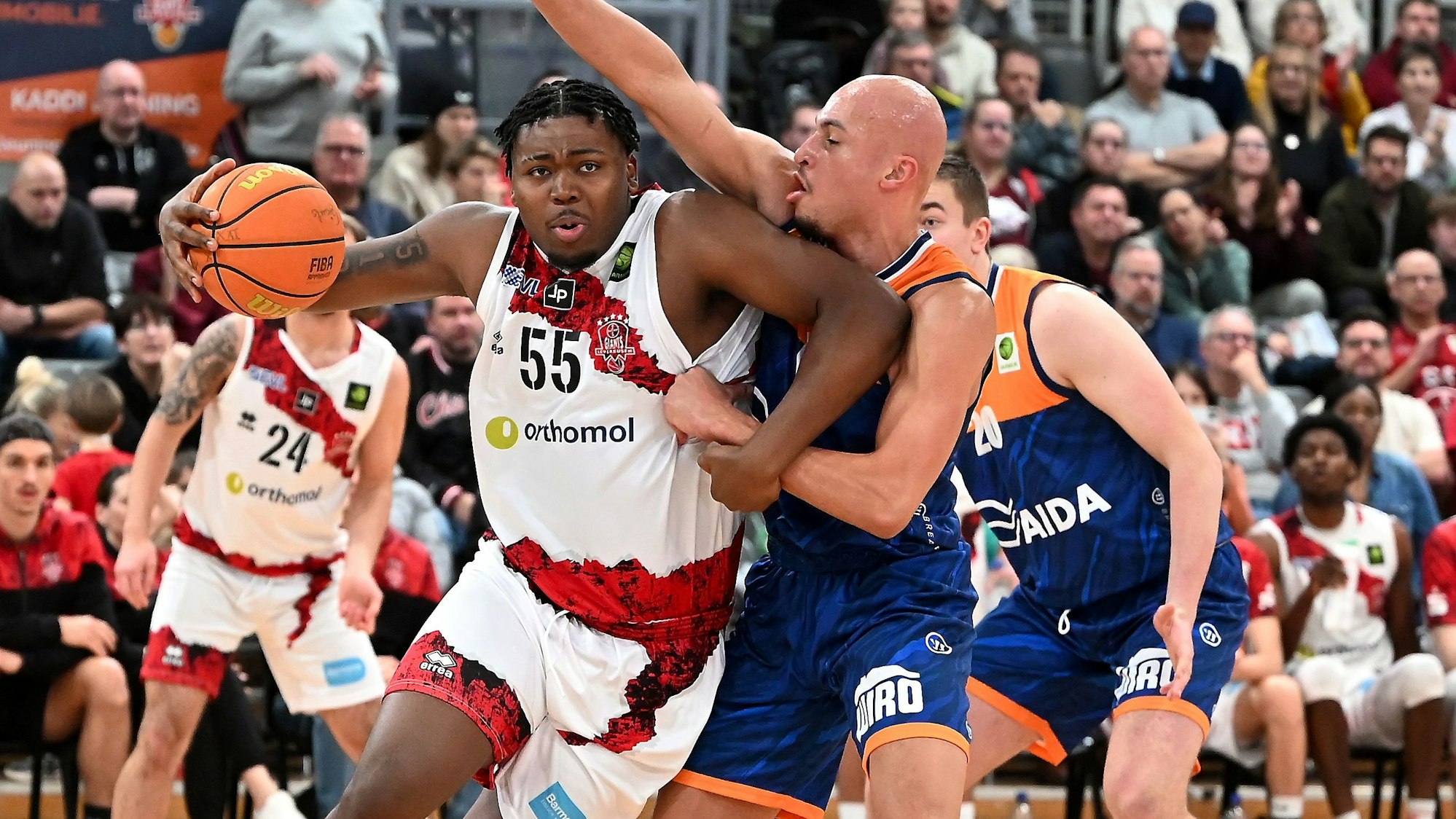 01.12.2024, Basketball-Bayer Giants - Rostock
links: Joel Moketo Lungelu (Bayer)
Foto: Uli Herhaus
