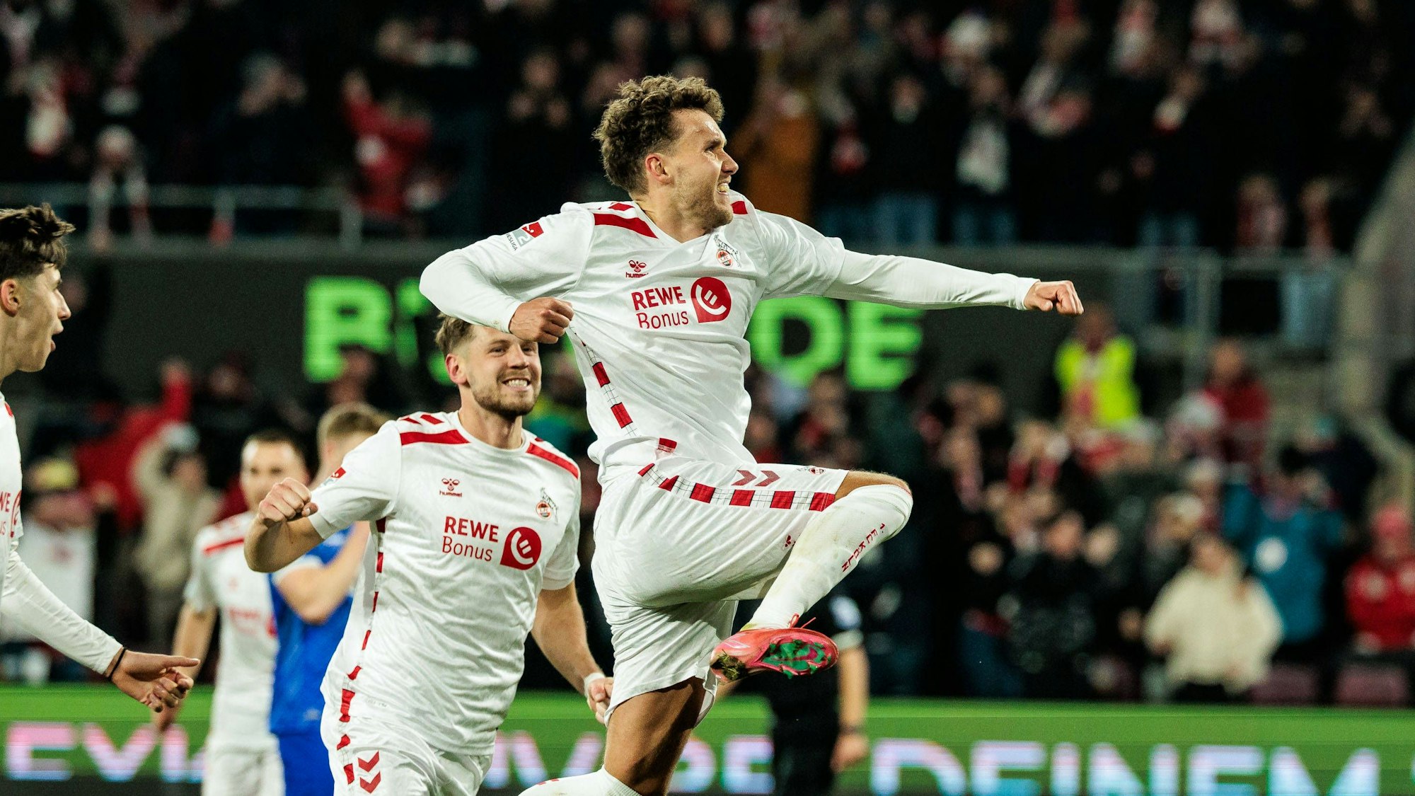 RECORD DATE NOT STATED 2. Fußball Bundesliga: 1. FC Köln - SV Darmstadt 98 15.03.2025 Jubel zum 2:1 durch Luca Waldschmidt 1. FC Köln, 9 nach Elfmeter 2. Fußball Bundesliga, 1. FC Köln - SV Darmstadt 98, Köln, Rheinenergiestadion am 15.03.2025 DFL REGULATIONS PROHIBIT ANY USE OF PHOTOGRAPHS AS IMAGE SEQUENCES AND/OR QUASI-VIDEO. *** 2 Bundesliga 1 FC Köln SV Darmstadt 98 15 03 2025 Luca Waldschmidt 1 FC Köln, 9 after penalty 2 Bundesliga, 1 FC Köln SV Darmstadt 98, Cologne, Rheinenergiestadion on 15 03 2025 DFL REGULATIONS PROHIBIT ANY USE OF PHOTOGRAPHS AS IMAGE SEQUENCES AND OR QUASI VIDEO Copyright: xBEAUTIFULxSPORTS/Wunderlx