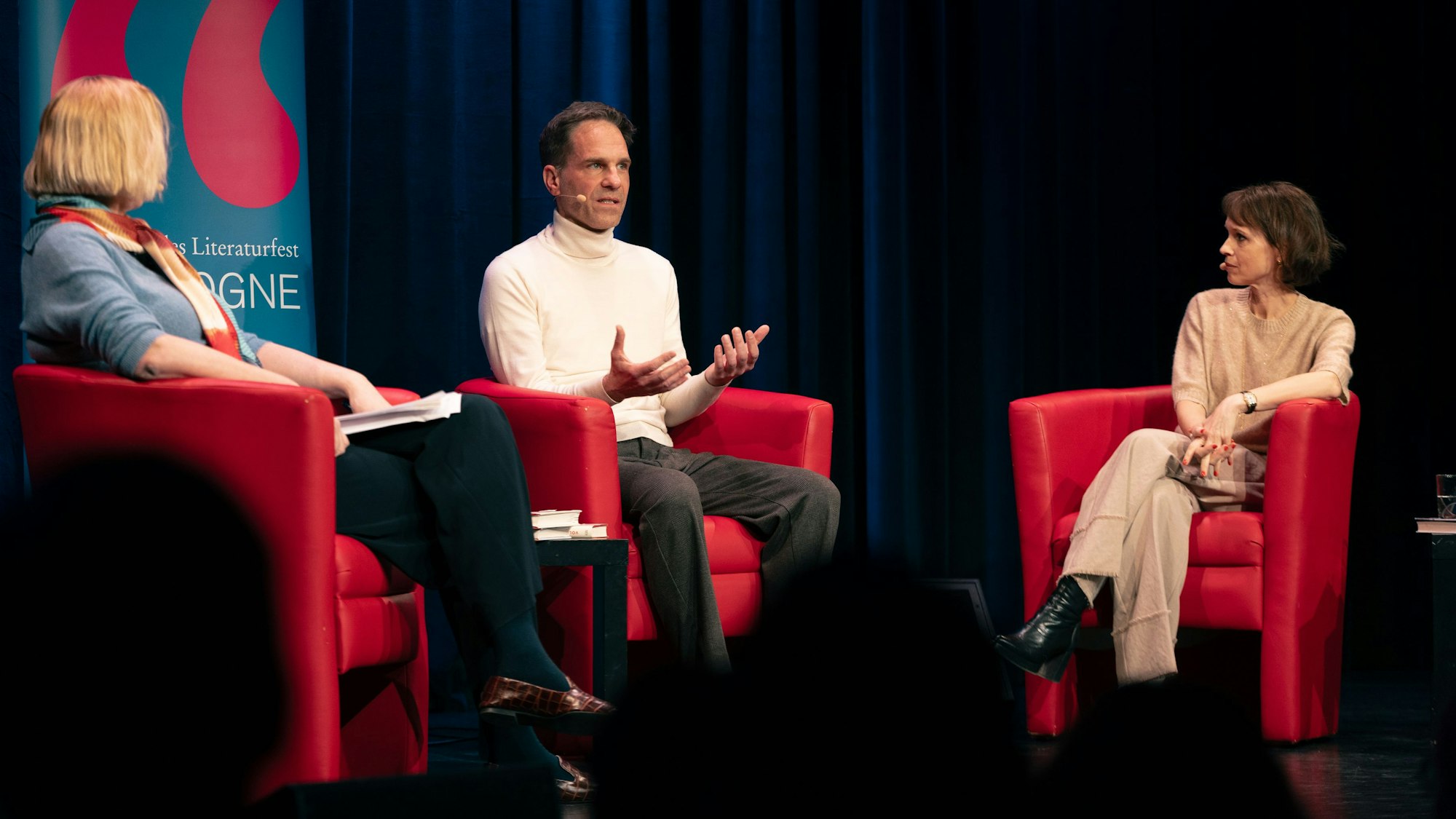 Barbara Bleisch und Volker Kitz sprechen im Comedia-Theater über die Ambivalenzen der Mitte des Lebens.