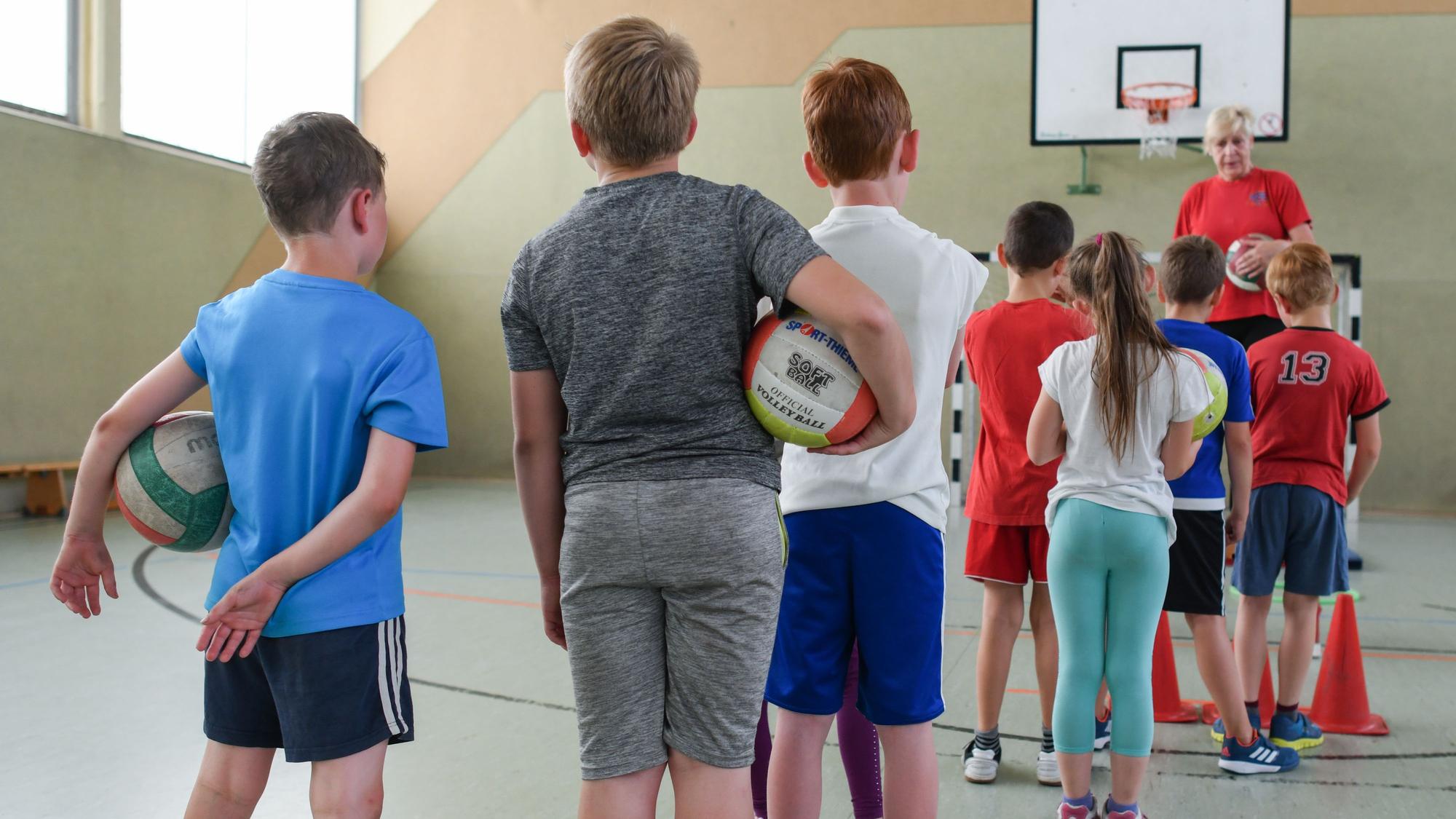 Schulkinder beim Schulsport