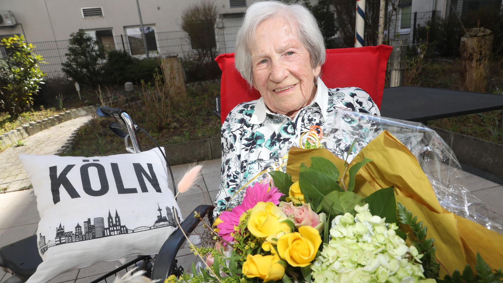 Die Kölnerin Gertrud Dietz aus Porz wird 103 Jahre alt.