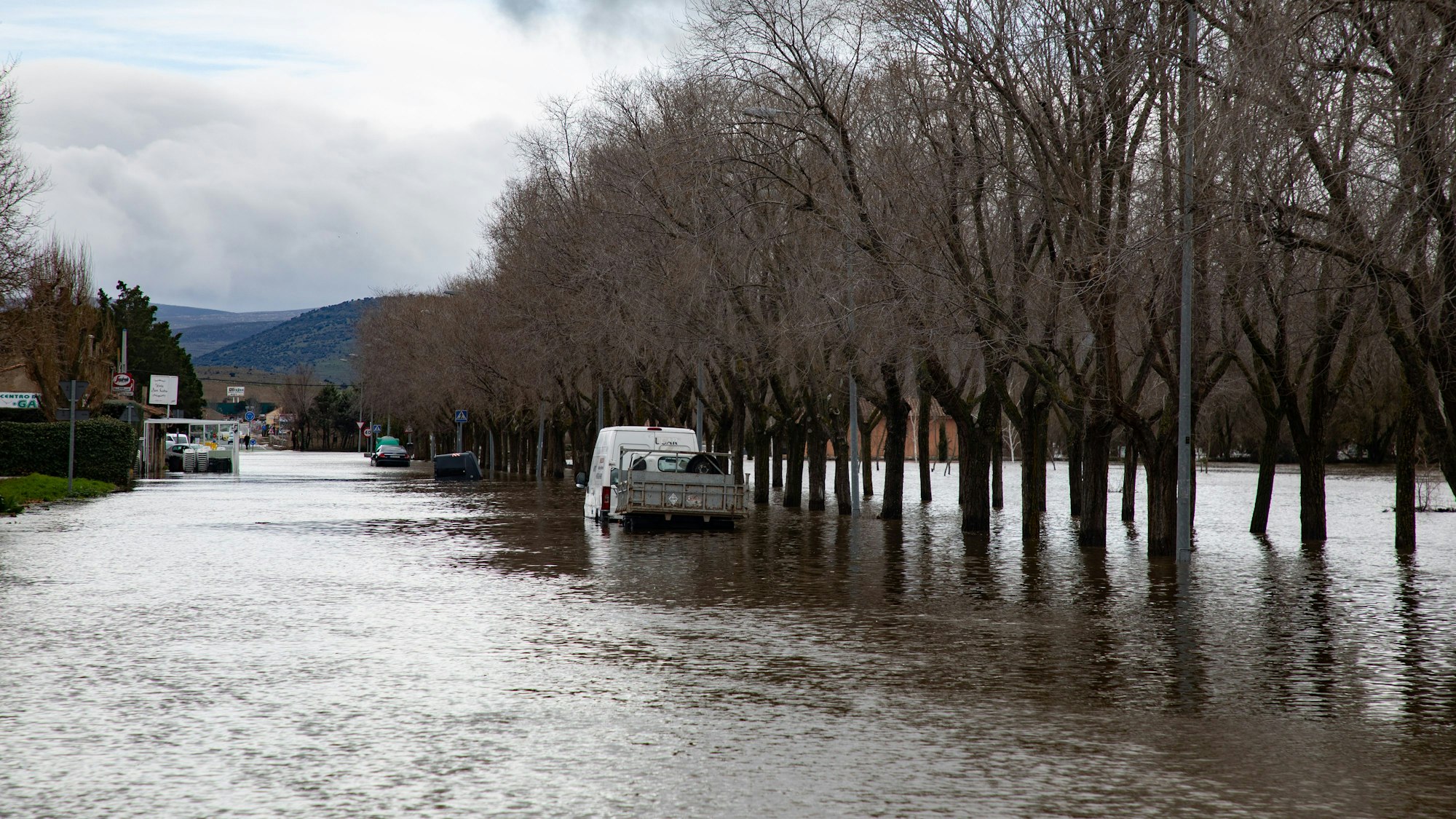 Stand des Hochwassers des Flusses Adaja in Höhe der Plaza de Toros de Ávila.