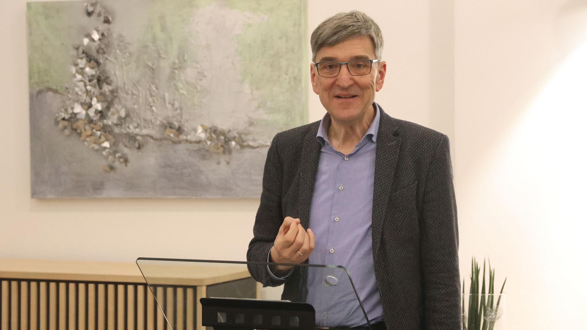 Professor Michael Bongardt