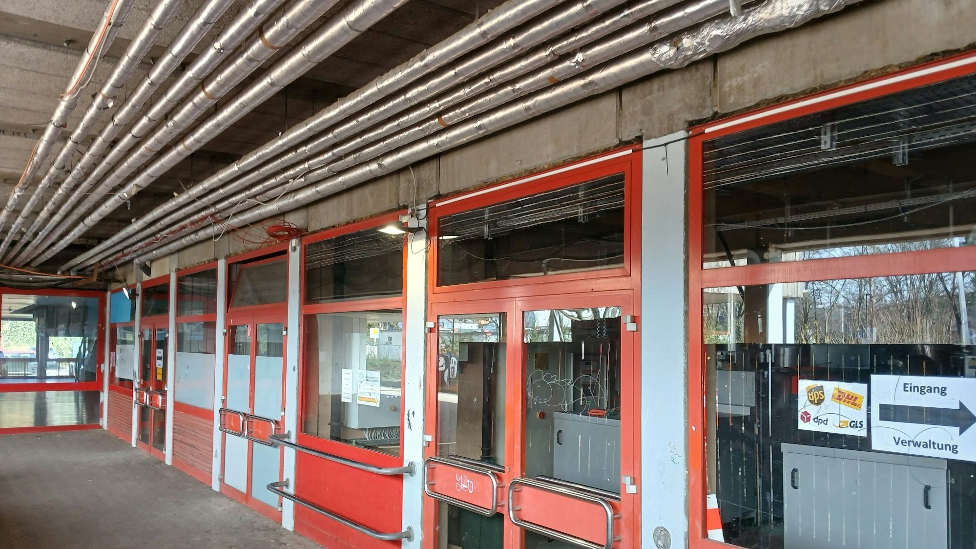 Schulzentrum Neuenhof, Mensagebäude