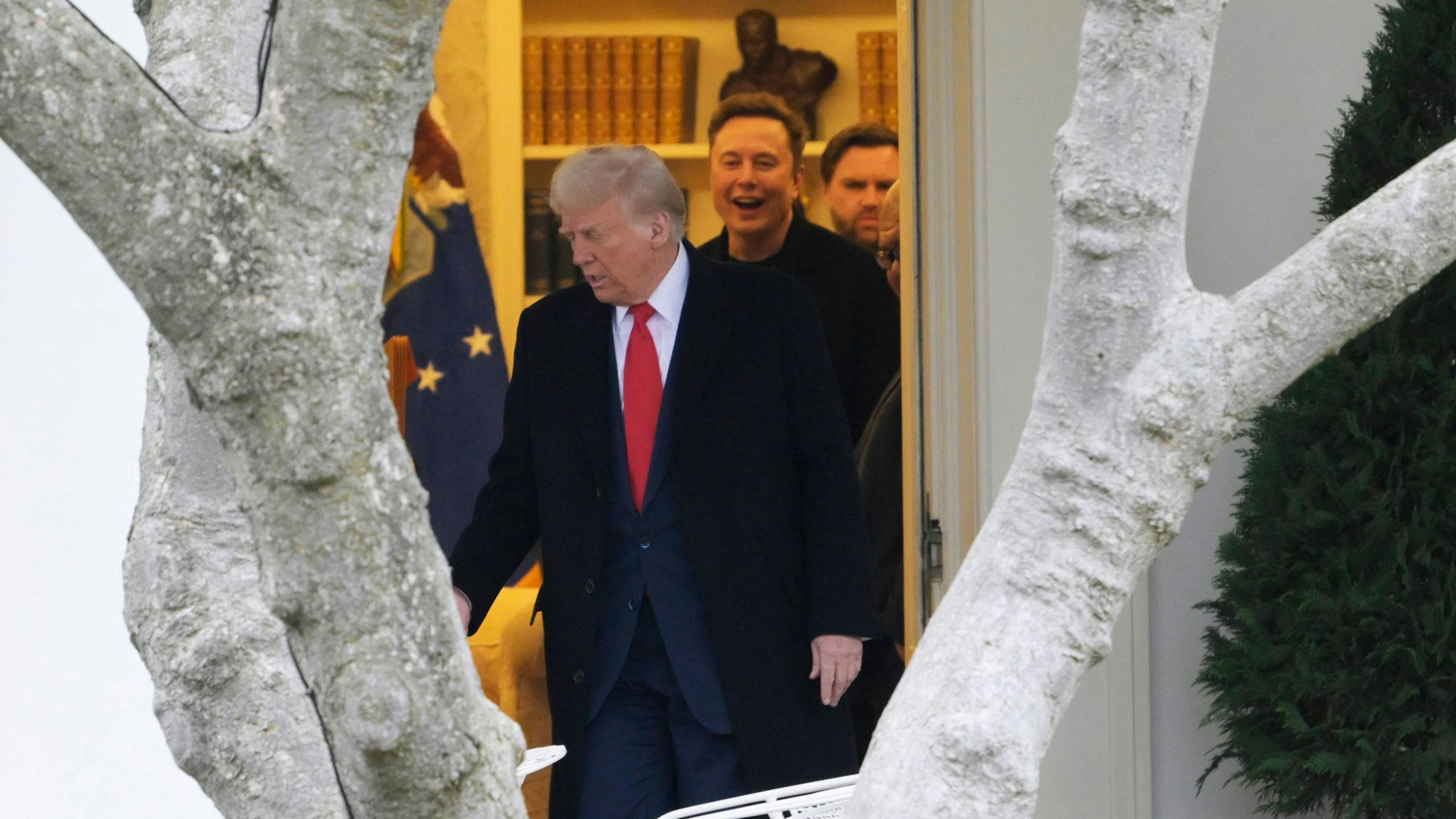 Laut einem Bericht der New York Times ist Donald Trump bereit, streng geheime Informationen zu einer möglichen Auseinandersetzung mit China mit Elon Musk zu besprechen. (Archivbild)