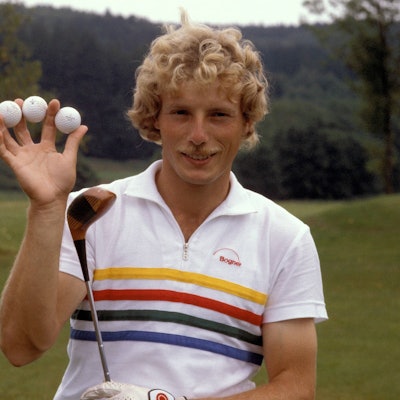 Bernhard Langer (Deutschland) hat beim Shooting drei Golfbälle in der Hand
Bernhard longer Germany has the Shooting Three Golf balls in the Hand