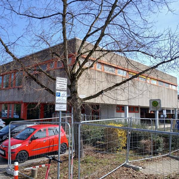 Um die Nutzung des Mensagebäudes entbrennt neuer Streit.