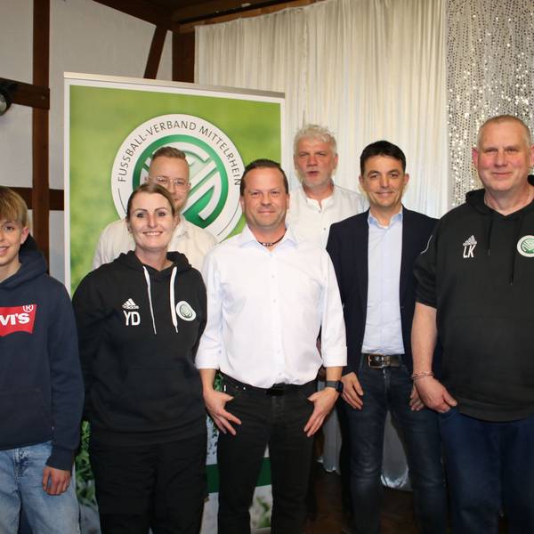 Gruppenfoto des Kreisjugendausschusses und seiner Beistzer.