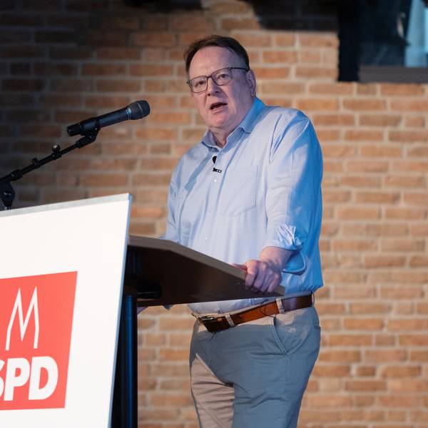 OB-Kandidat Torsten Burmester verspricht der Kölner SPD beim Parteitag im Bürgerzentrum Chorweiler, „mit Leib und Seele“ zu kämpfen.