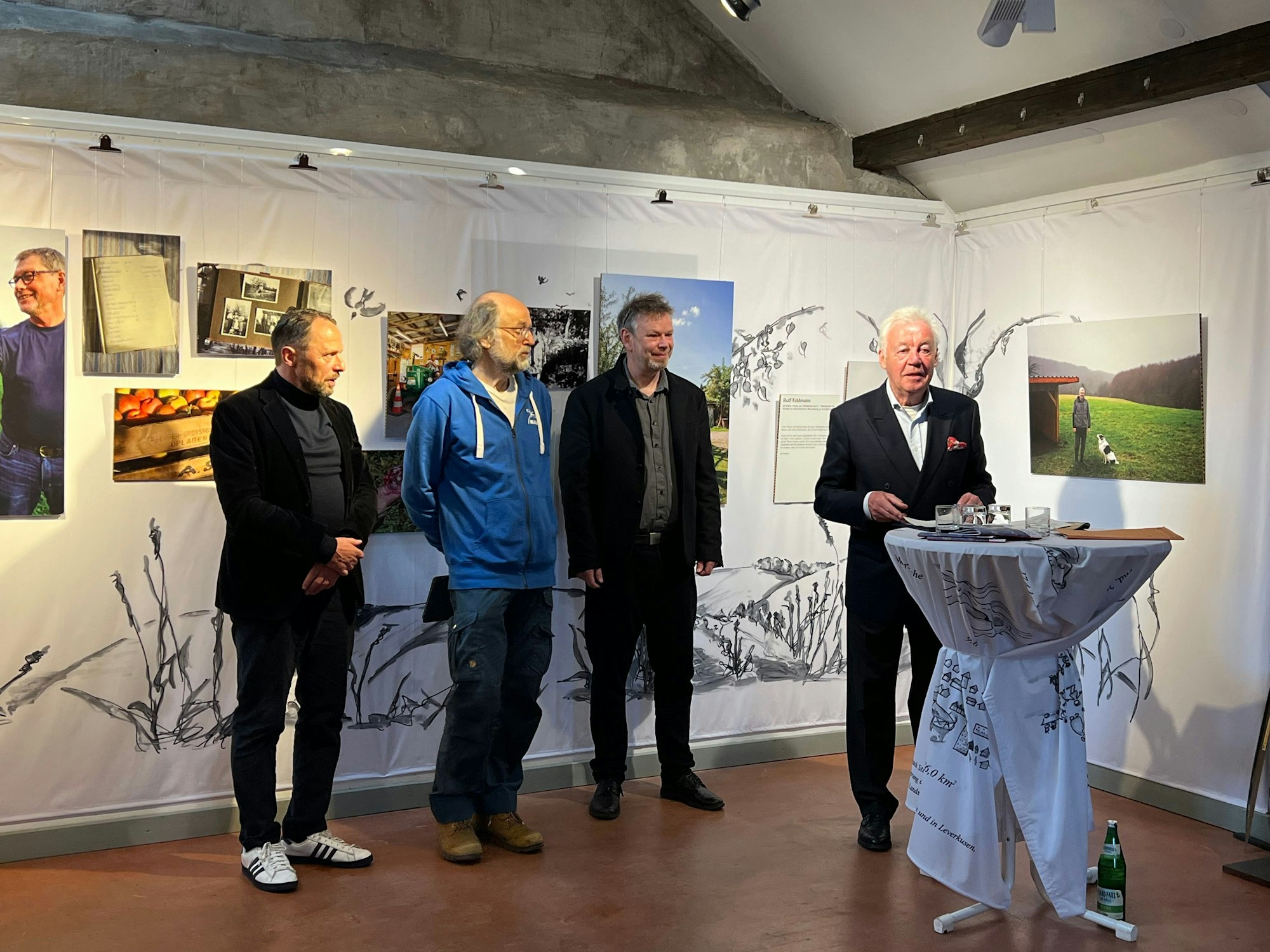 Von links nach rechts: Uwe Richrath (OB) Dr. Hans-Martin Kochanek (Nabu) Jürgen Bandsom (Sensenhammer) Prof. Dr. Jürgen Wilhelm (LVR).